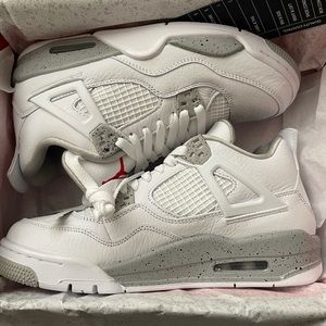 Big kids Air Jordan 4 Retro “white Oreo” NEVER worn brand new in original box